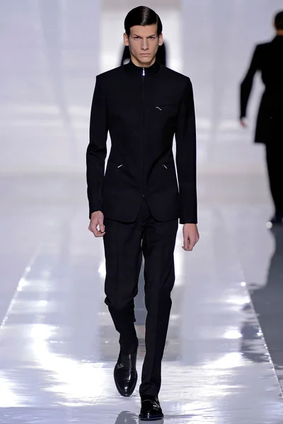 Look 11